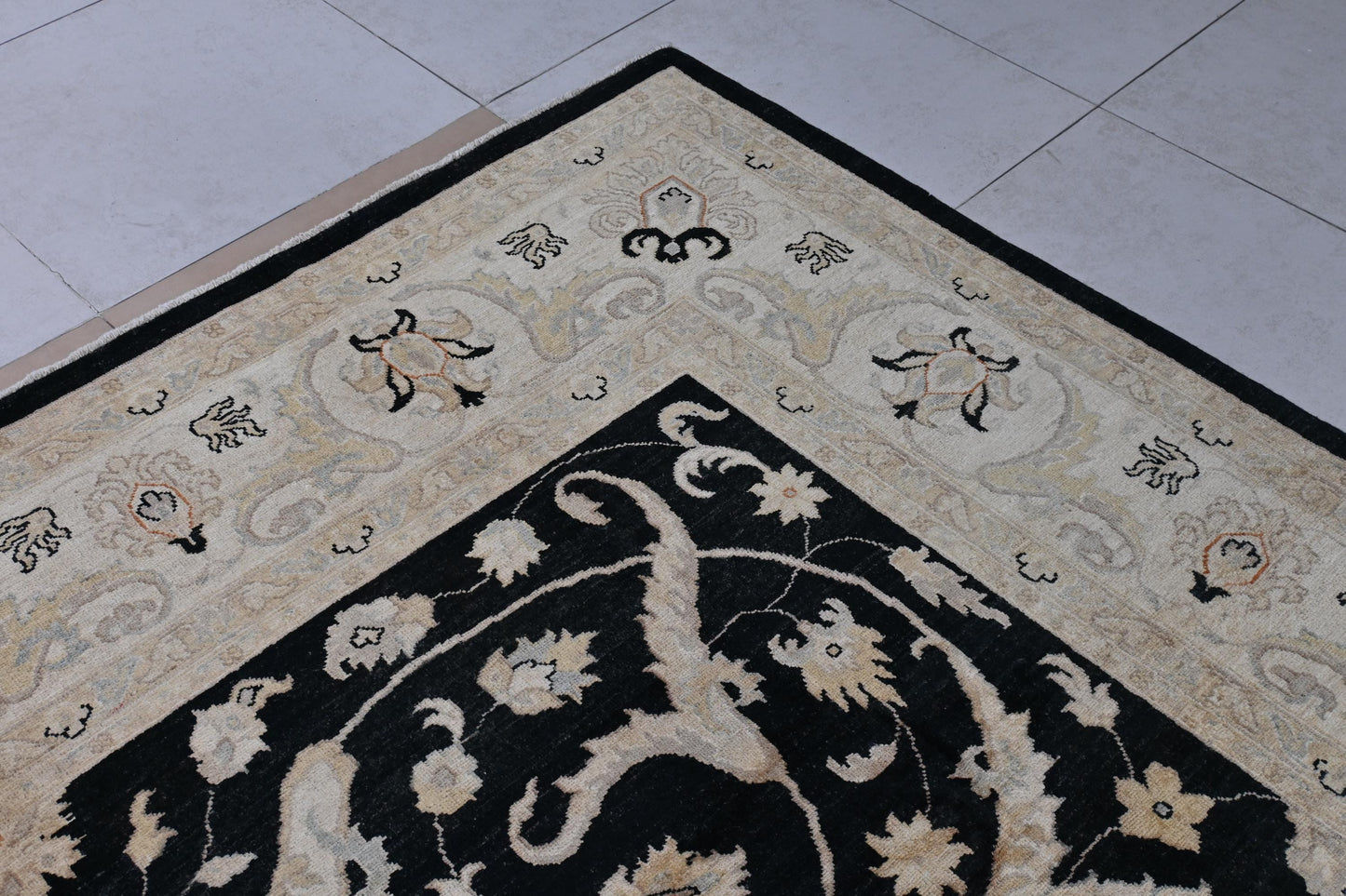 9x12 Black and Beige Ziegler Chobi Area Rug โ Hand-Knotted Wool Persian Style Carpet โ Traditional Floral Rug for Living Room or Dining Room