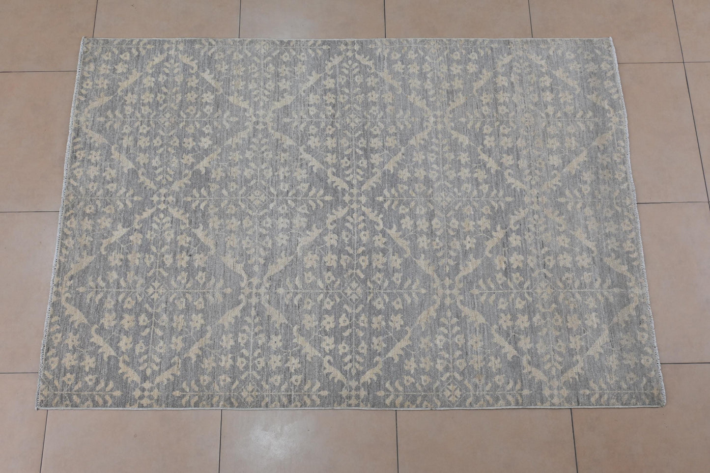 5x7 Vintage Gray Distressed Area Rug – Hand-Knotted Wool Rug, Geometric Modern Tribal Design, Neutral Persian Style Carpet for Living Room