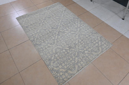 5x7 Vintage Gray Distressed Area Rug – Hand-Knotted Wool Rug, Geometric Modern Tribal Design, Neutral Persian Style Carpet for Living Room