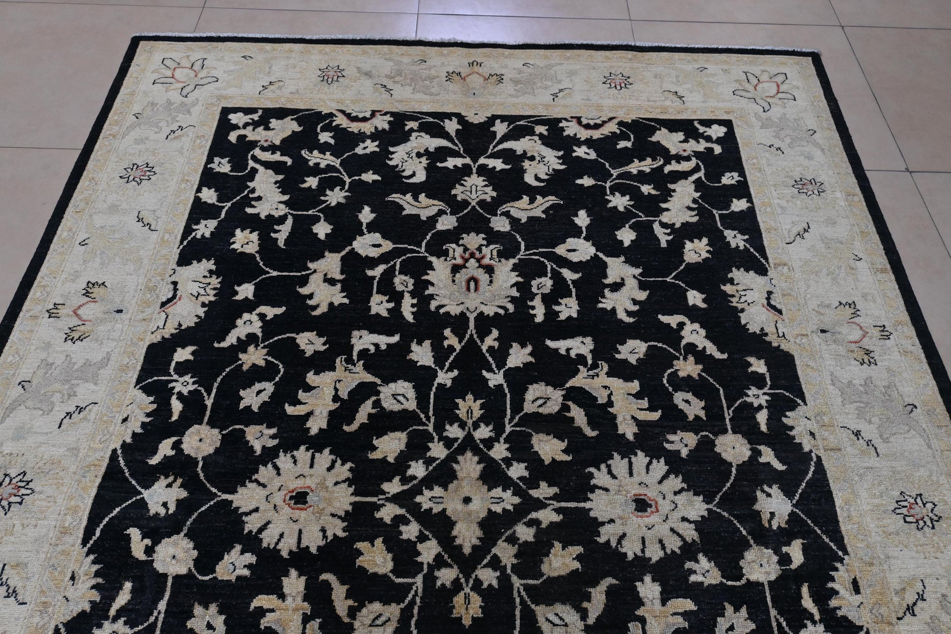6x9 Handmade Black and Beige Ziegler Chobi Wool Rug Up-Close
