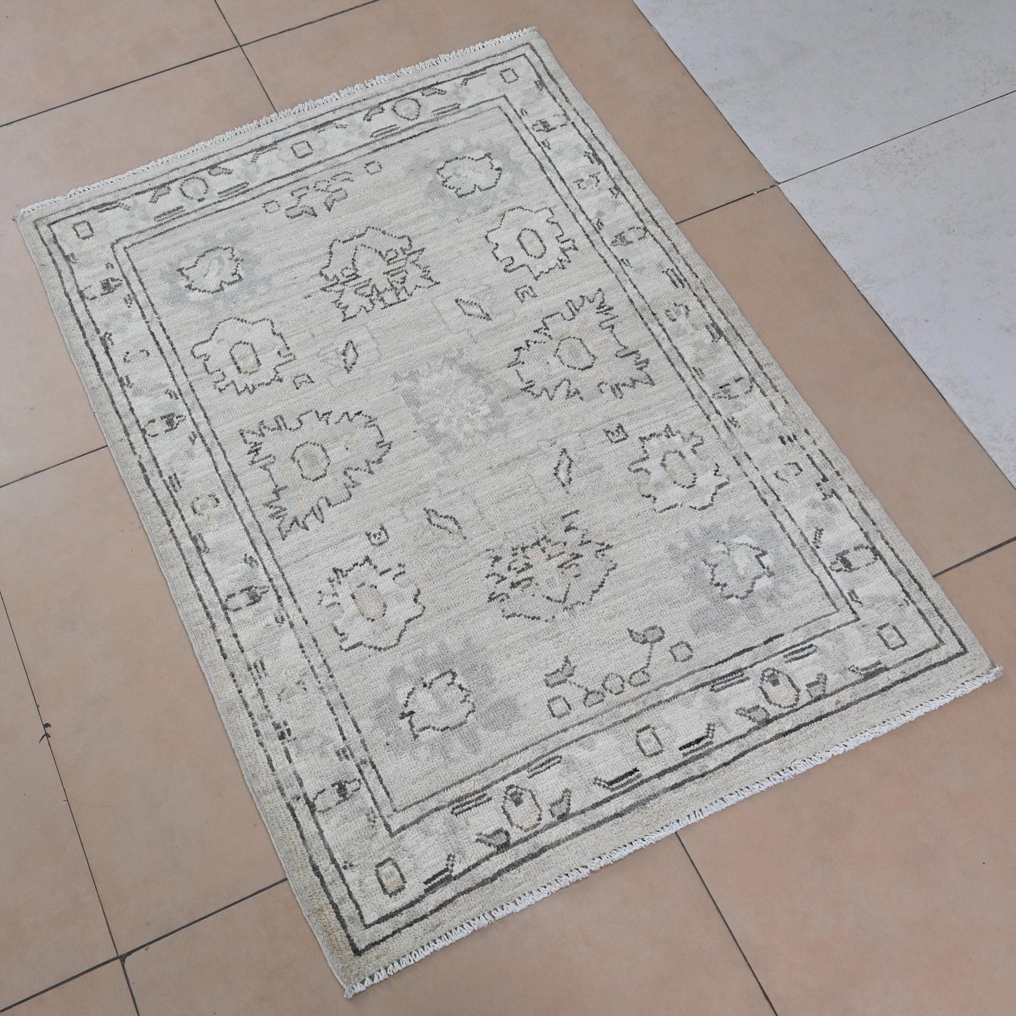 3x4 Ivory Afghan Oushak Rug – Hand-Knotted Wool Area Rug – Neutral Boho Turkish Style Carpet – Vegdyes – Farmhouse Decor Accent Rug